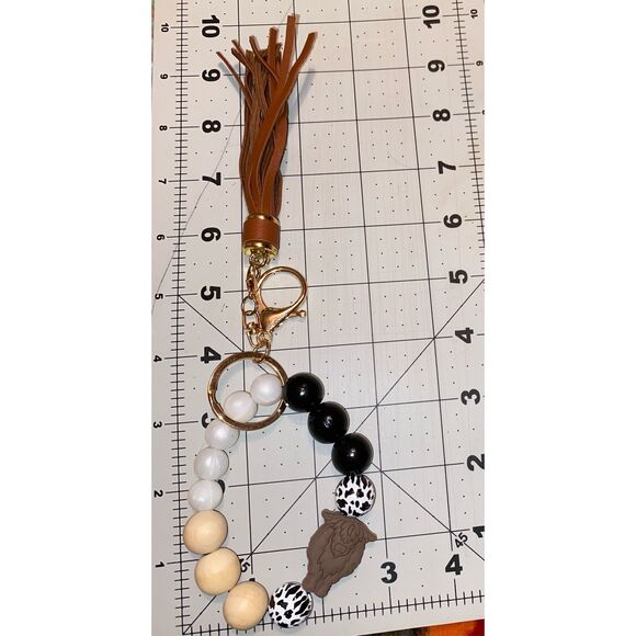 🎀2/$20🎀 Brown Highland Cow Keychain Wristlet with Tassel - Picture 3 of 4
